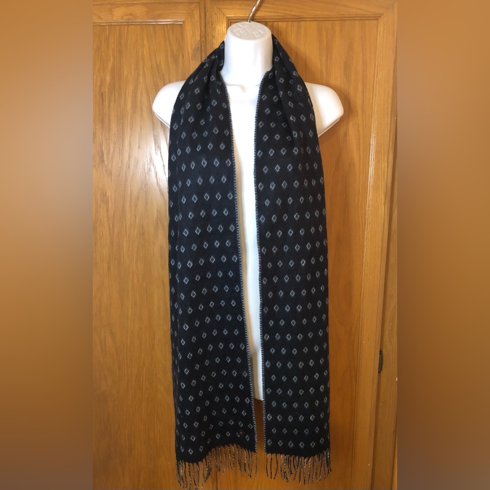 Ted Baker London Scarf Diamond Print Design 80” x 11” “Keep it under wraps” HTF - Picture 4 of 4
